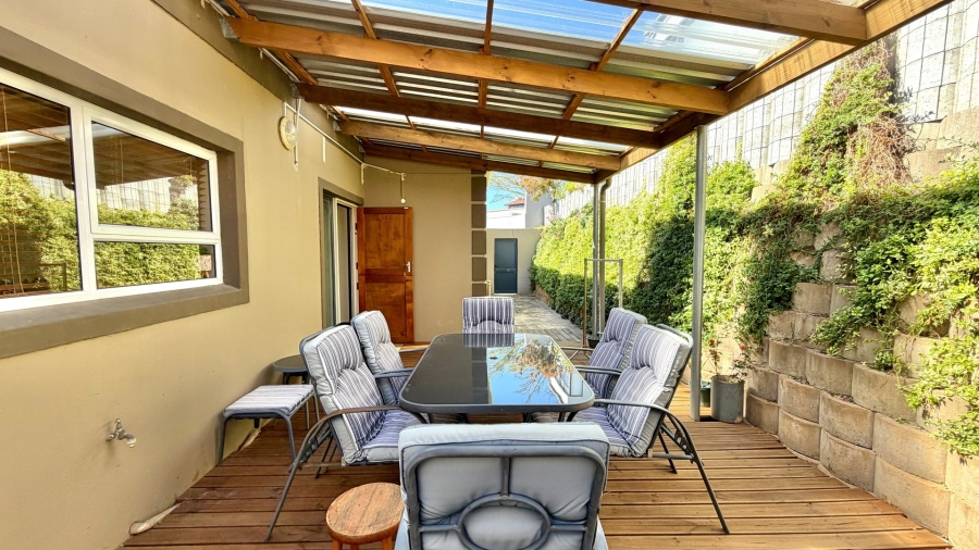 3 Bedroom Property for Sale in Mountainside Western Cape
